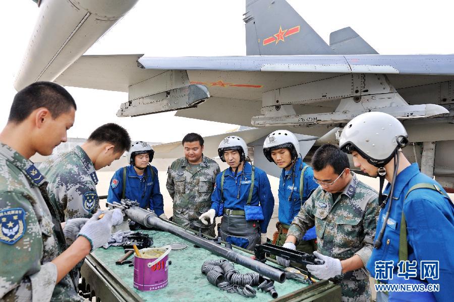 新时代"王牌"——记空军航空兵某师特级飞行员,副师长