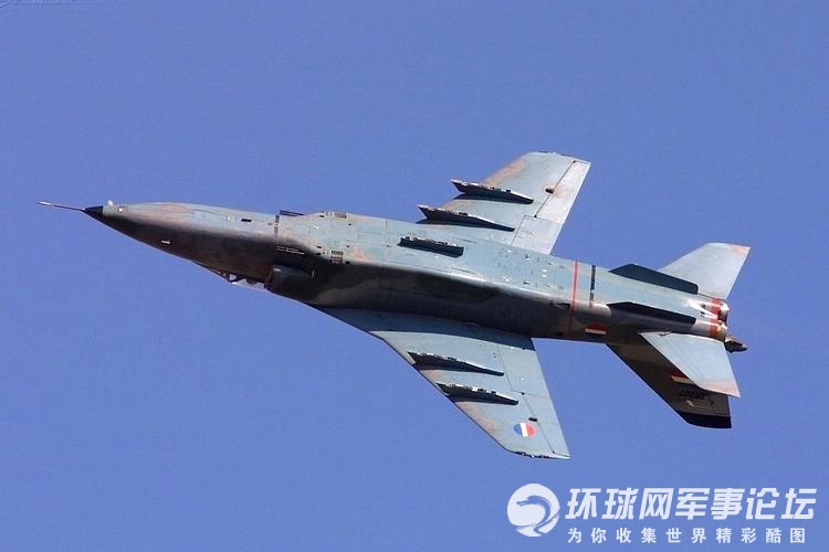 【组图揭秘】j-22/iar-93"鹰"式战机很有飞豹神韵!