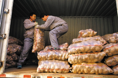 内蒙古土豆直供北京高校餐桌 便宜15%到20%