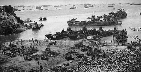 美军登陆冲绳岛战役一触即发(1945年4月13日