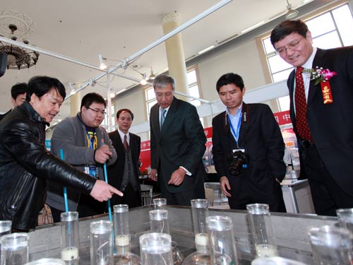 青少年科技成果亮相中国专利年会 中学生发明