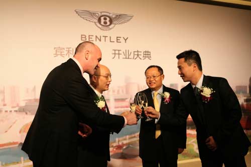 宾利郑州盛大开业 英国顶级品牌入驻中原