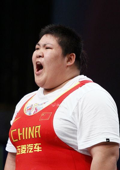 图文:举重世锦赛女子75kg 周璐璐怒吼庆祝