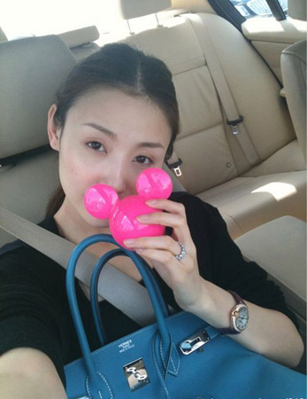 吴启华二婚娇妻石洋子私房照(5/10张)