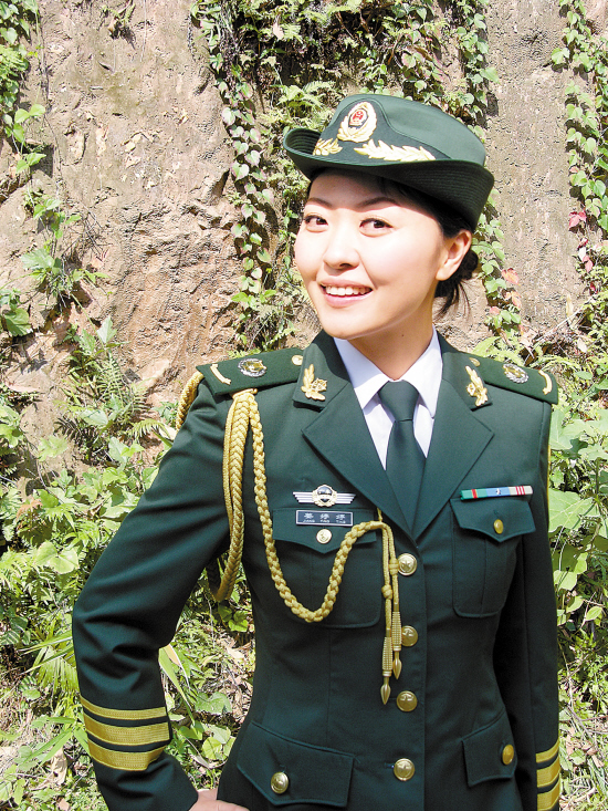 来自武警广东总队文工团的亚运歌手姜婷婷与北京歌手汪正正精彩的激情