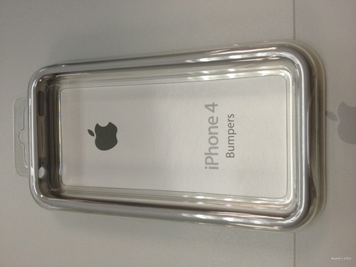 包装没有任何的变化,标签写的也依然还是iPhone4 Bumper