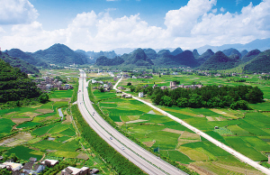 桂梧高速公路贯穿昭平境内。