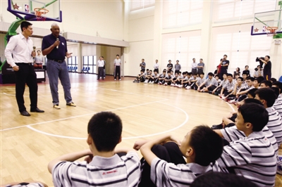 东莞篮球学校正式携手NBA(组图)