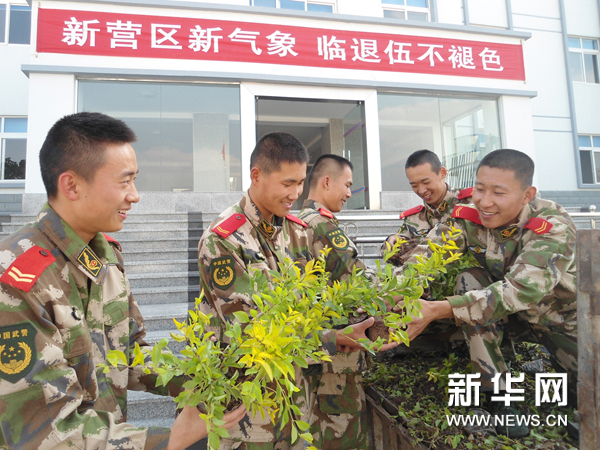 记武警四川总队凉山支队老兵退伍前夕(组图)