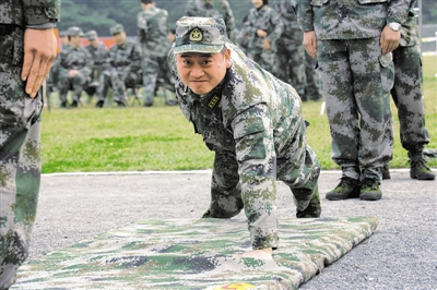 南京军区司令部对直属部队师团党委班子进行体