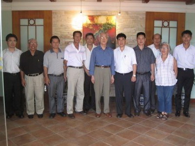 驻圭亚那大使于文哲会见圭亚那中华会馆会长黄浦源等侨领(组图)