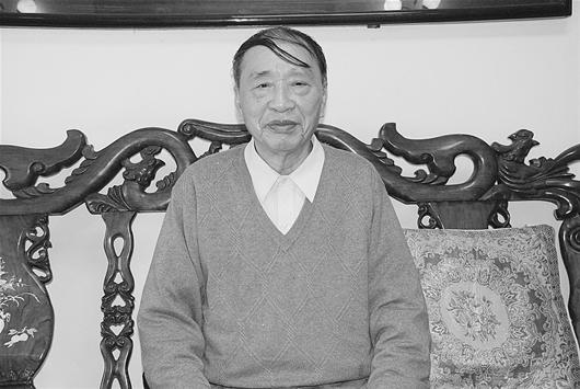 湖北日报讯 图为:李龙教授.
