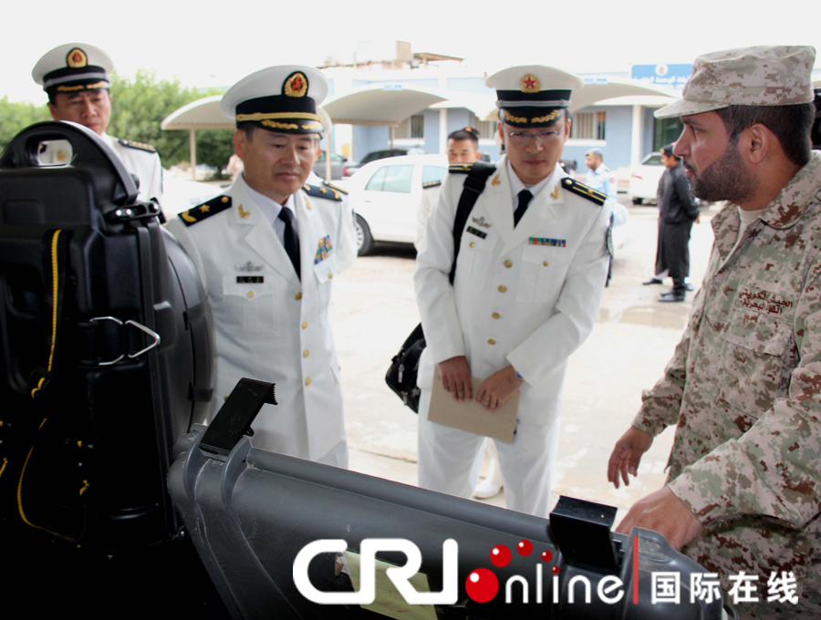 我到访舰艇编队官兵参观科威特海军维修中心 摄影 李德