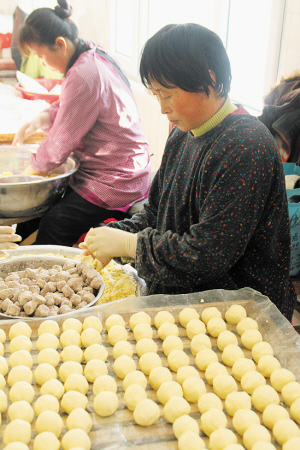 包粘豆包车间 见习记者 孙海颖 摄