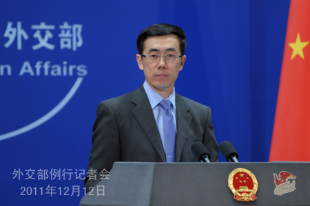 2011年12月12日外交部发言人刘为民举行