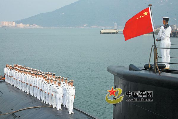 中国海军潜艇部队训练细节曝光 指挥舱气氛紧张