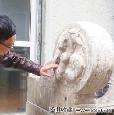 秦岚街拍秀爱马仕穿超高红底鞋pk辣妹(组图)