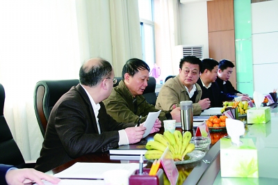 河北省质监局副局长王晓桦(左二)、河北省质监