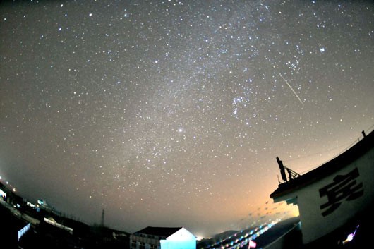 双子座流星雨2011将在今晚0时呈现