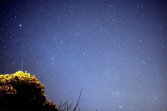 双子座流星雨2011将在今晚0时呈现 每小时达