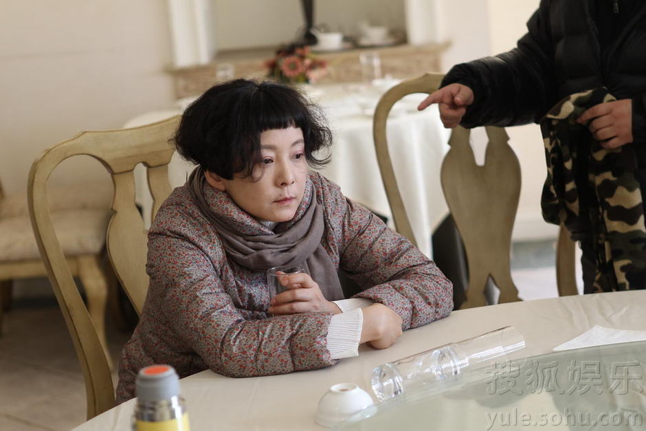 组图:安雯卖别墅为苏越还债 仍欠2000多万未还