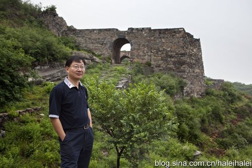 "明王世贞《适晋记行》中也说:"车行太行道,如浮沧海,帆长江,身居危险