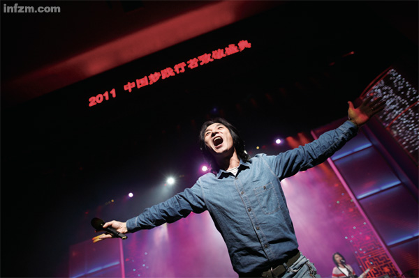 2011中国梦践行者致敬盛典表演嘉宾:唐朝乐队的丁武 2011中国梦践行者致敬盛典表演嘉宾:唐朝乐队的丁武