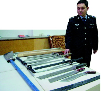波黑社会性质犯罪组织使用的工具。生活日报