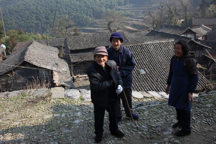 梅岭初冬:实拍安详的山村生活(图)