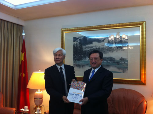 中国驻西班牙大使会见欧华联会秘书长张曼新一
