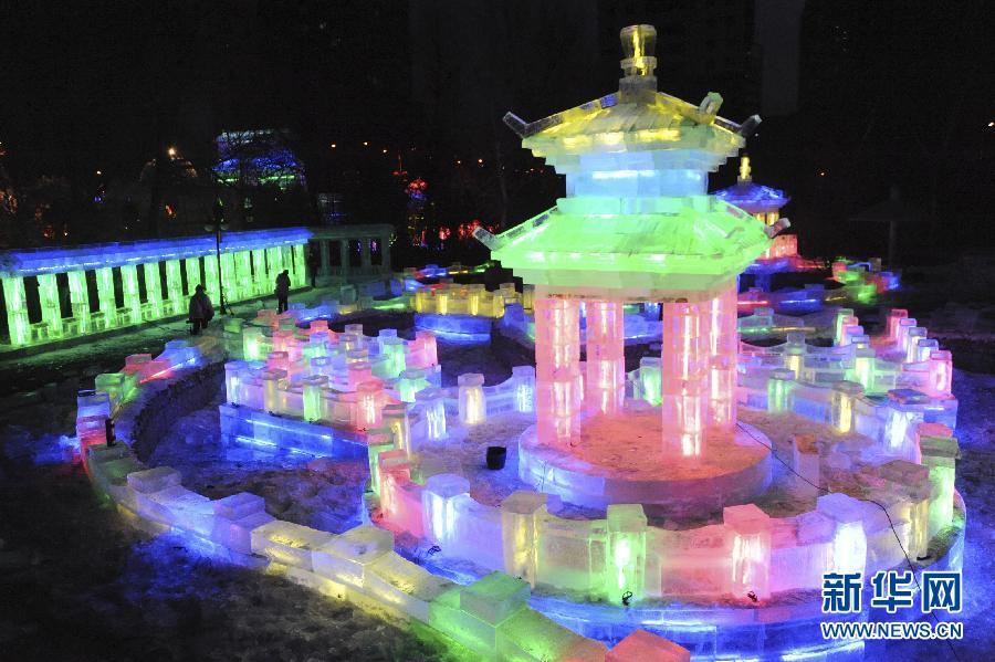 第38届中国·哈尔滨冰灯艺术游园会即将开园(组图)