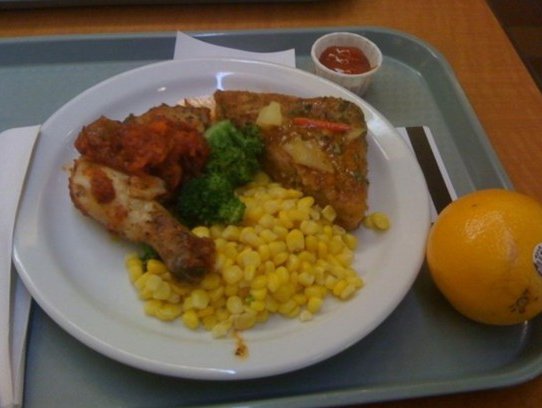 全世界各大学校食堂饭菜大比拼（组图）