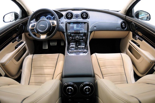 Startech-2012-Jaguar-XJ-Limo-35Carscoop