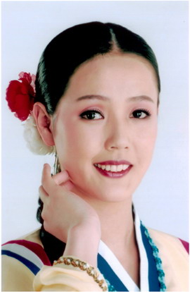 组图:国宝级朝鲜美女统一之花赵明爱