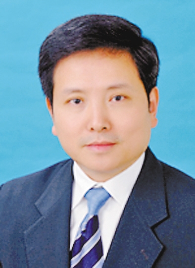 昨日,市财政局局长刘伟在接受记者采访时表示,2012年,结构性减税和