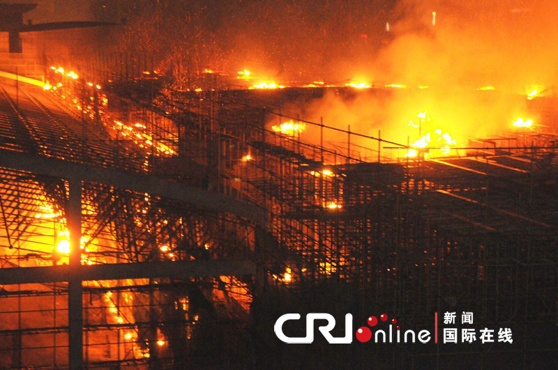 南宁卷烟厂工地发生火灾 大火高过26层楼