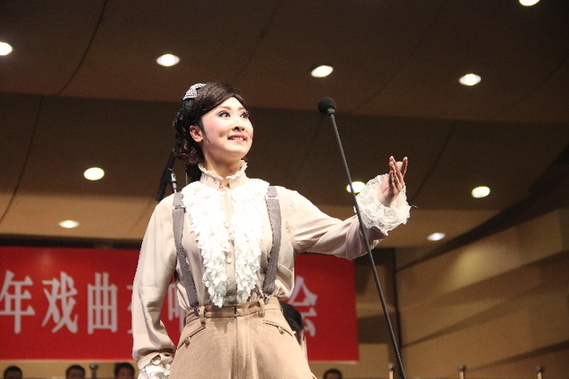 我省举行2010省城军民迎新年戏曲交响音乐会