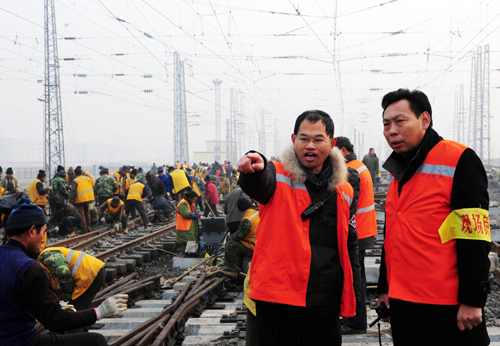 朔黄铁路黄骅港站扩能改造工程线路顺利铺通并投入运营(组图)