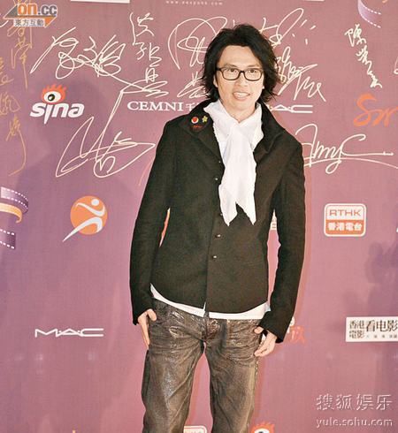 黄子华健康无恙 正为舞台剧忙彩排