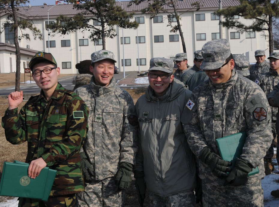 韩国士兵为何穿美军军服?(组图)