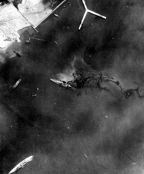袭击塔兰托那天，只有21架“箭鱼”式飞机起飞（投入攻击的实际为20架）。飞机分成两波，间隔1小时。
