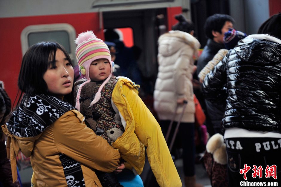 中国2012春运拉开大幕 客流量将达31.58亿人(