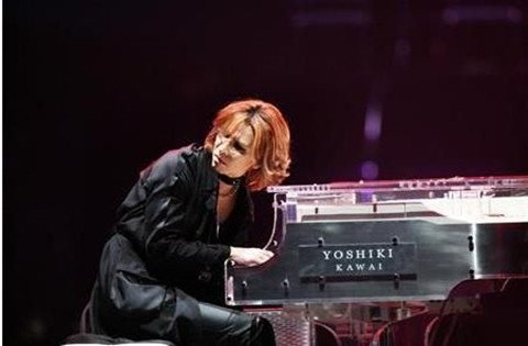 X Japan队长yoshiki获邀金球奖创作颁奖主题曲 搜狐娱乐