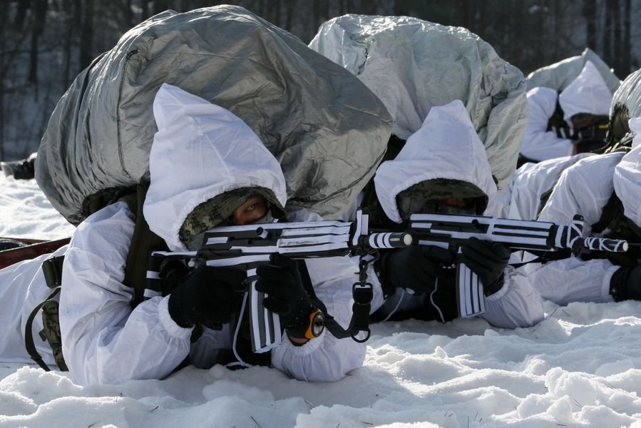 实拍韩国特种部队冬季训练(组图)