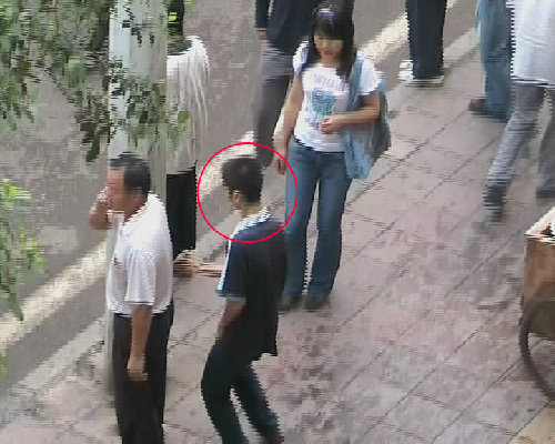 扒窃人员和现场反扒图片