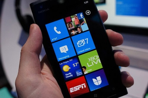 传诺基亚Lumia900升级版配1200万摄像头