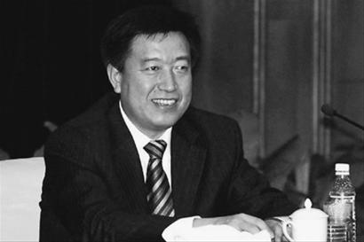 的龙年,我们还要迎接严峻的挑战……但是,辽宁这列驶向全面振兴的列车