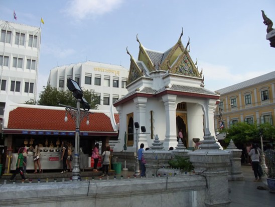 洪水后的泰国旅游:政府警告让中国游客没信心