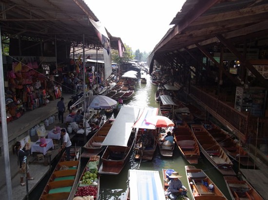 洪水后的泰国旅游:政府警告让中国游客没信心