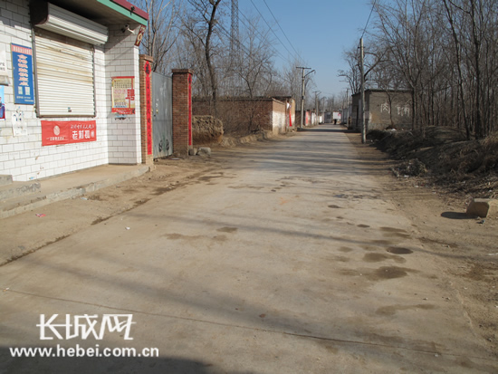 河北农村过年:打扫街道贴对联 彰显浓郁年味(组